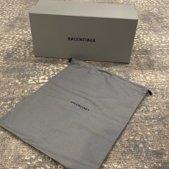 Balenciaga Accessories - BALENCIAGA SHOE BOX AND COTTON DUST BAG